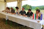 Podpis listine o sodelovanju pri ohranjanju sadovnjakov (foto: Gregor Domanjko)